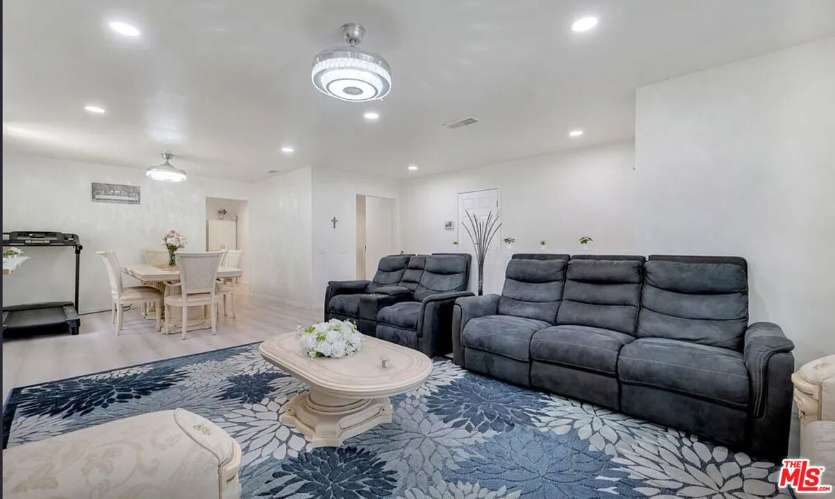 Dining room, Interior, Living room, Recessed Lighting