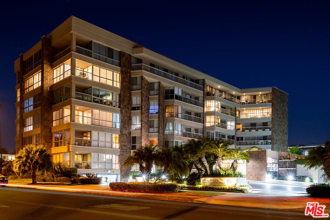 Exterior, Facade, Condo Building