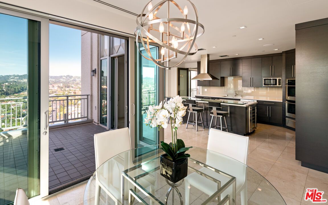 Dining room, Interior, Kitchen, Pendant Lights, Recessed Lighting, Stainless Steel Appliances