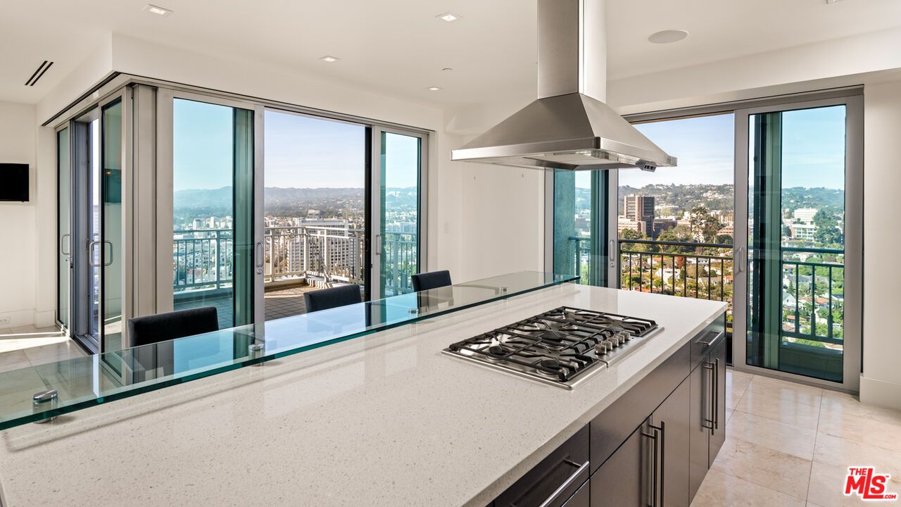 Dining room, Interior, Kitchen, Recessed Lighting, Stainless Steel Appliances