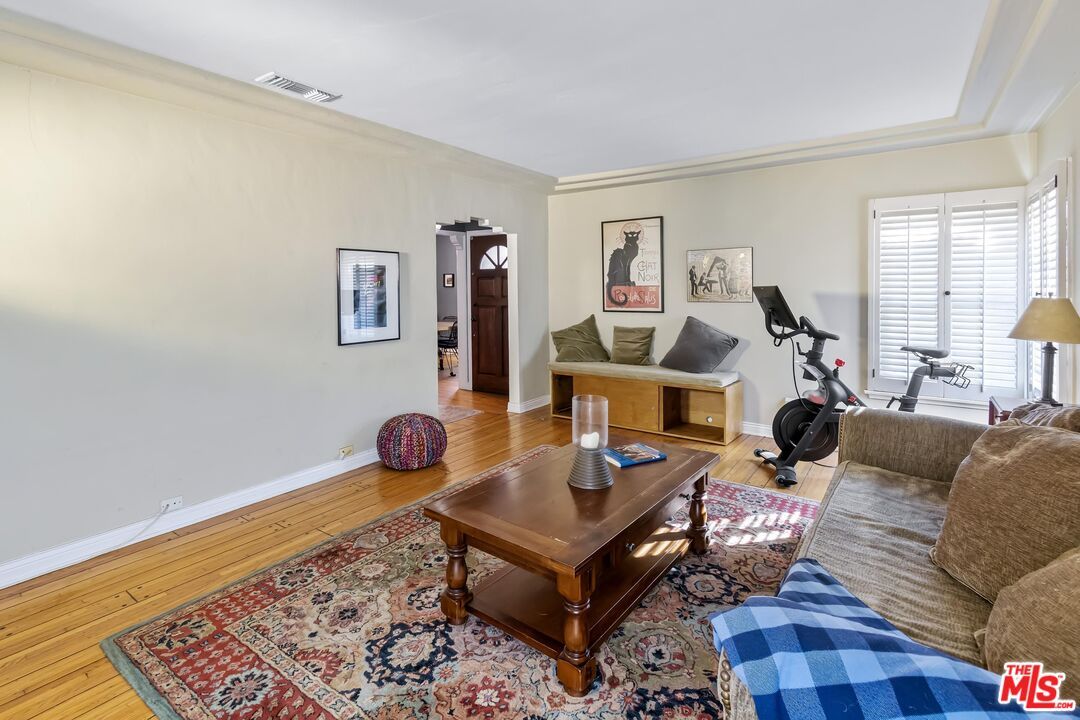 Fitness Equipment, Interior, Living room, Wood Texture Flooring