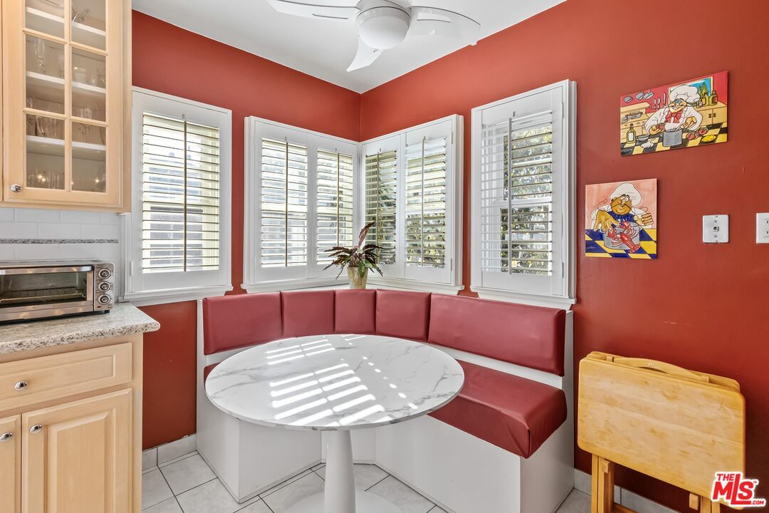 Dining room, Interior