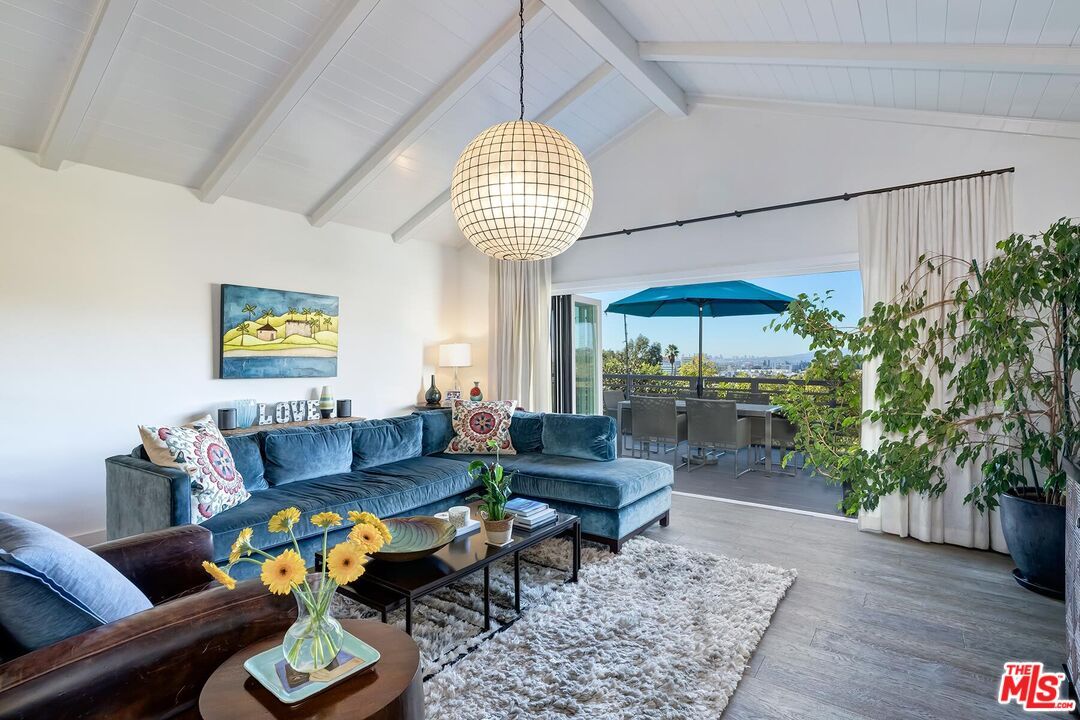 Interior, Living room, Pendant Lights, Wood Texture Flooring