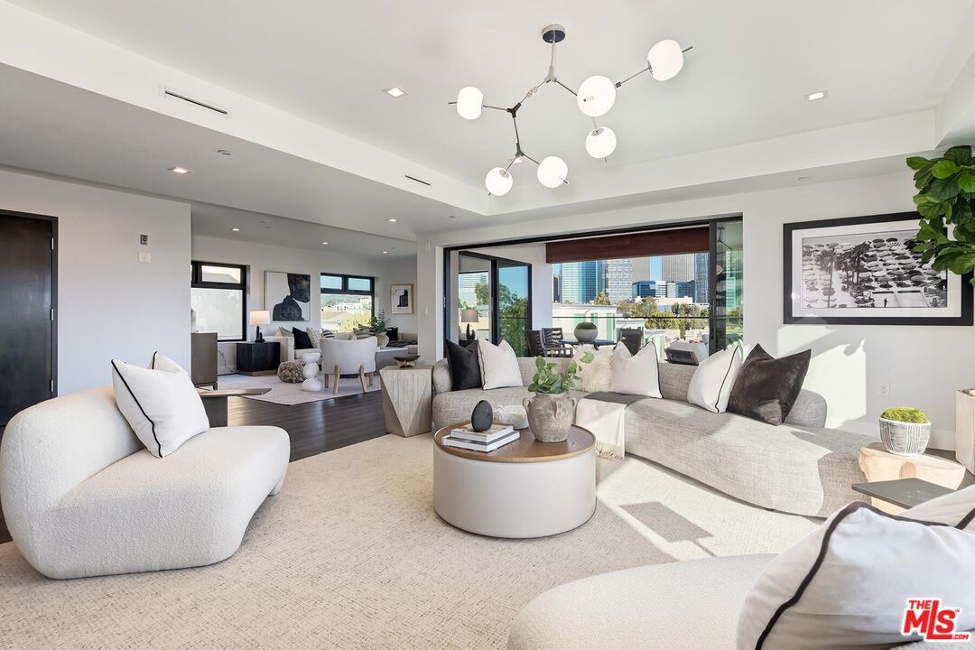 Interior, Living room, Pendant Lights, Recessed Lighting, Wood Texture Flooring