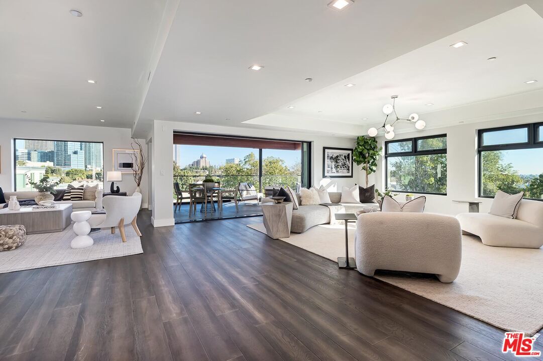 Dining room, Interior, Living room, Pendant Lights, Recessed Lighting, Wood Texture Flooring
