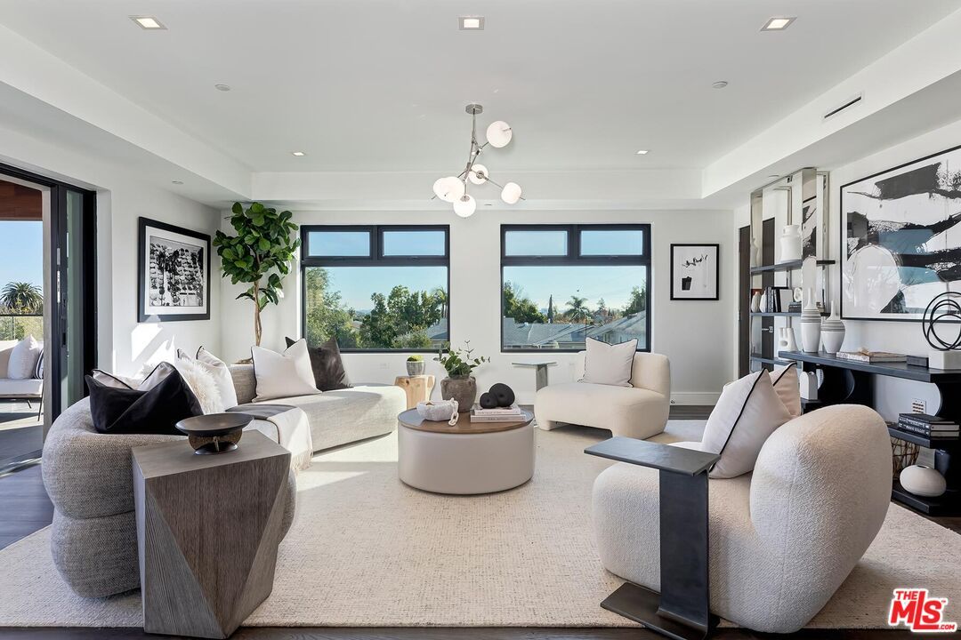 Interior, Living room, Pendant Lights, Recessed Lighting