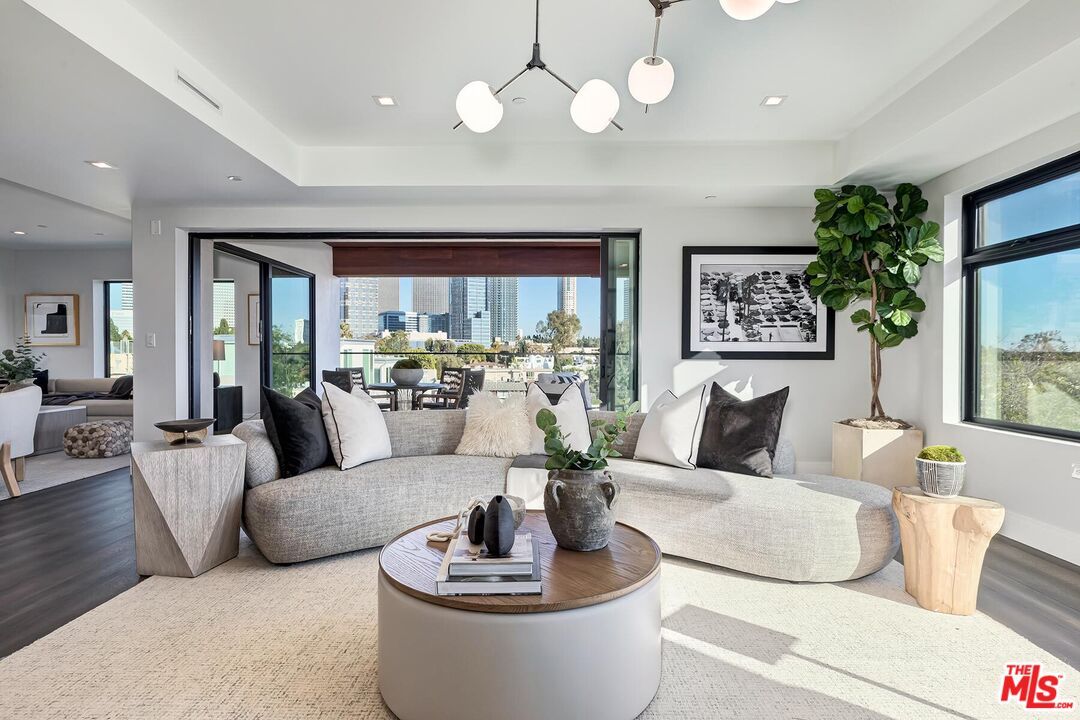 Dining room, Interior, Living room, Pendant Lights, Recessed Lighting, Wood Texture Flooring
