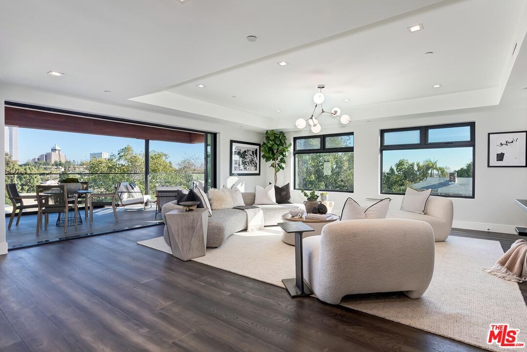 Dining room, Interior, Living room, Pendant Lights, Recessed Lighting, Wood Texture Flooring