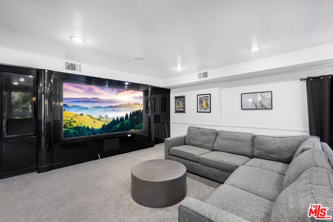 Interior, Living room, Projection Screen, Recessed Lighting, Theatre Room