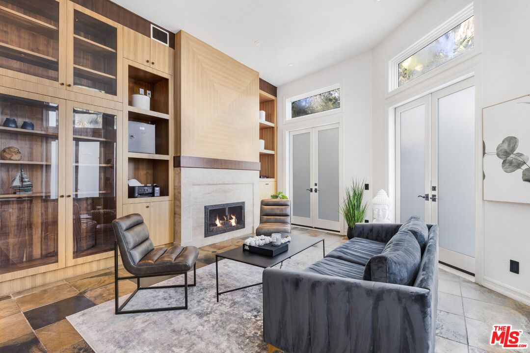 Fireplace, Interior, Living room, Recessed Lighting