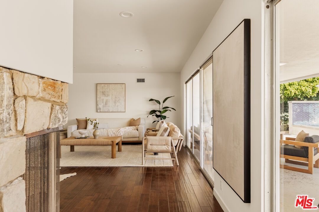 Interior, Living room, Recessed Lighting, Stone Walls, Wood Texture Flooring