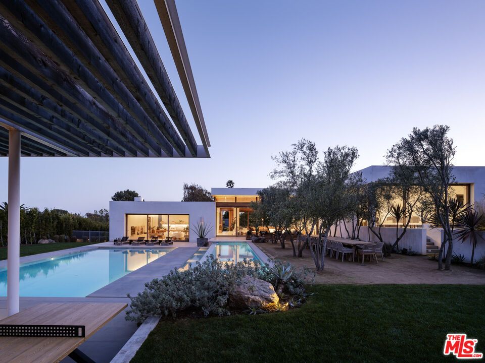 Backyard, Exterior, Pool