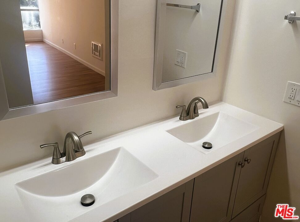 Bathroom, Dual Sink Vanities, Interior, Wood Texture Flooring
