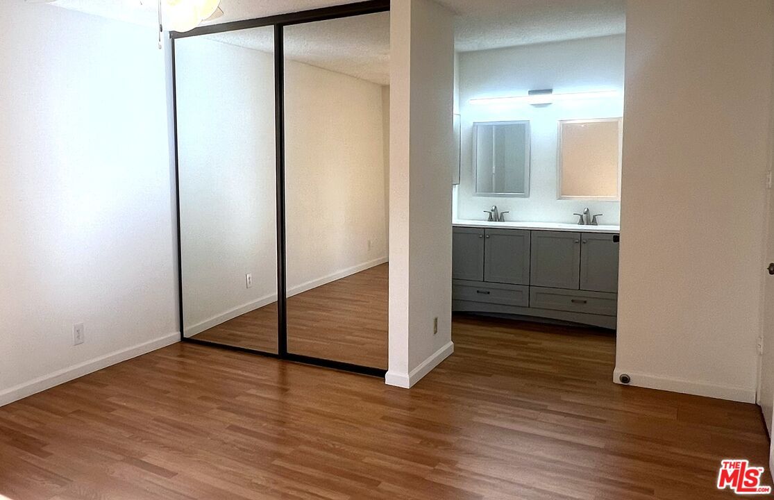 Bathroom, Dual Sink Vanities, Interior, Wood Texture Flooring