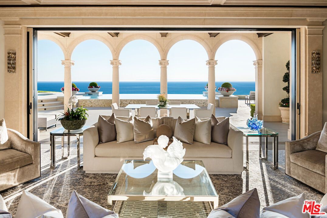 Interior, Living room, Water