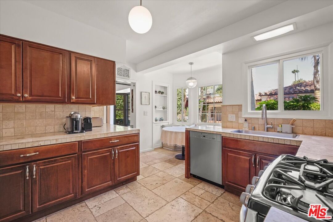 Interior, Kitchen, Pendant Lights, Tile Countertops