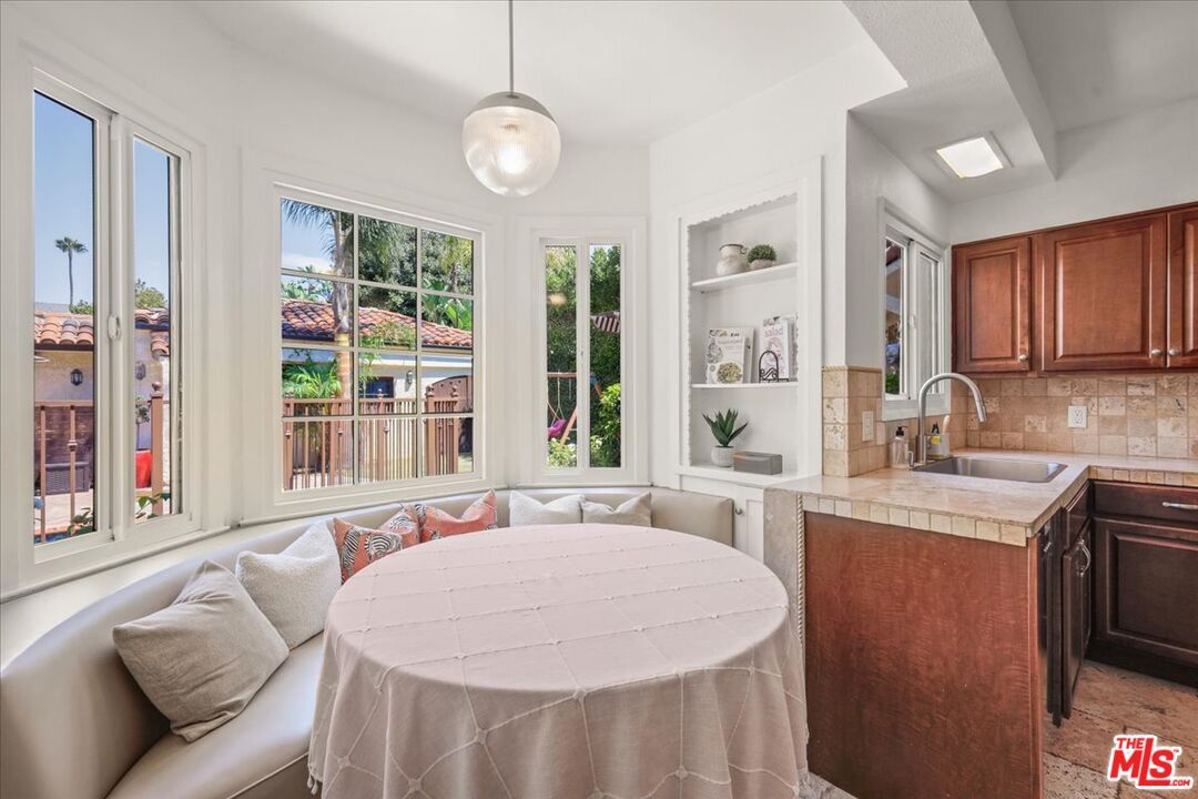 Dining room, Interior, Kitchen, Pendant Lights, Tile Countertops