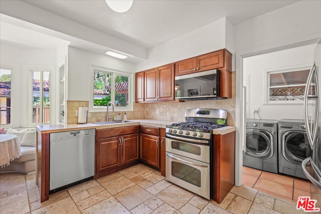 Interior, Kitchen, Stainless Steel Appliances, Washer