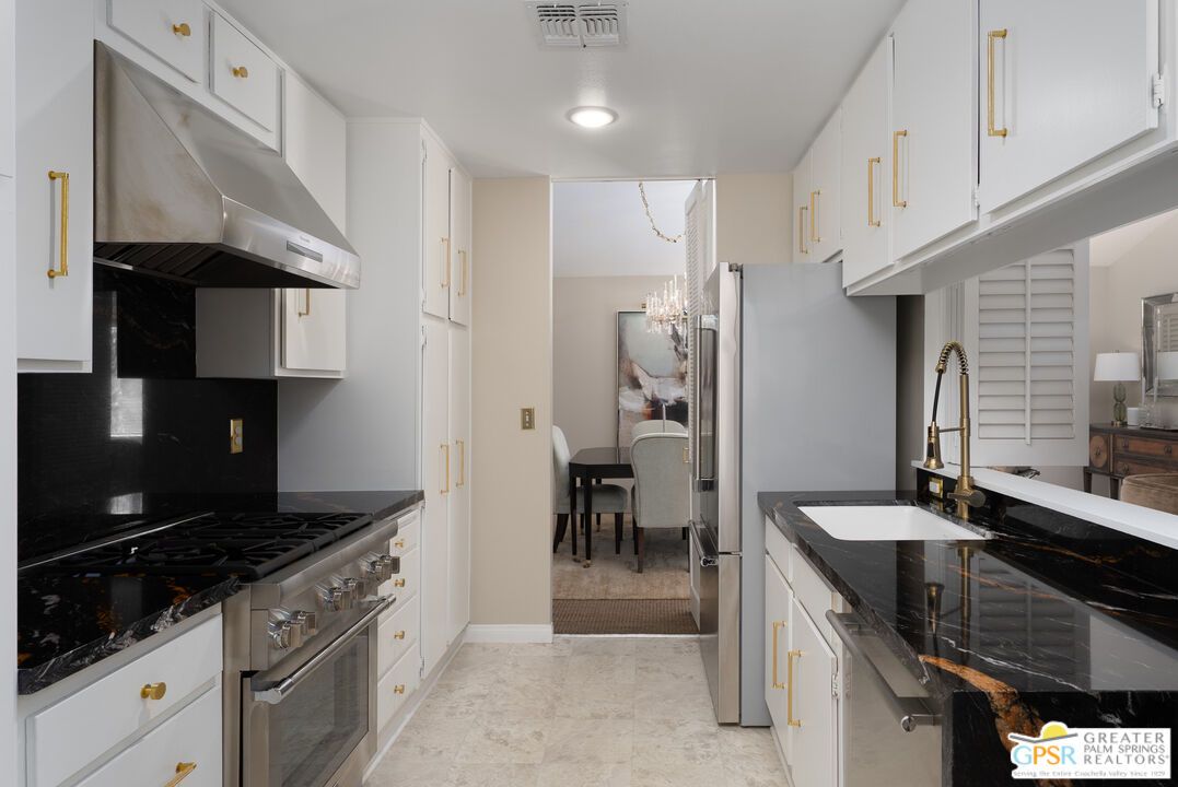 Chandelier, Dining room, Interior, Kitchen, Recessed Lighting