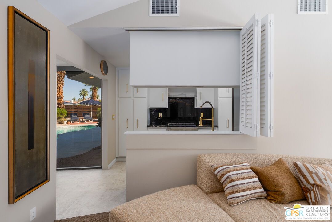 Fireplace, Interior, Living room