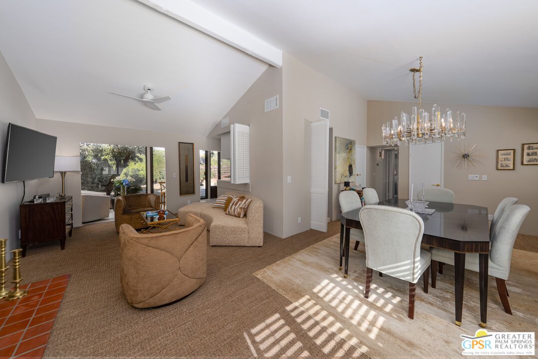 Chandelier, Dining room, Interior, Living room