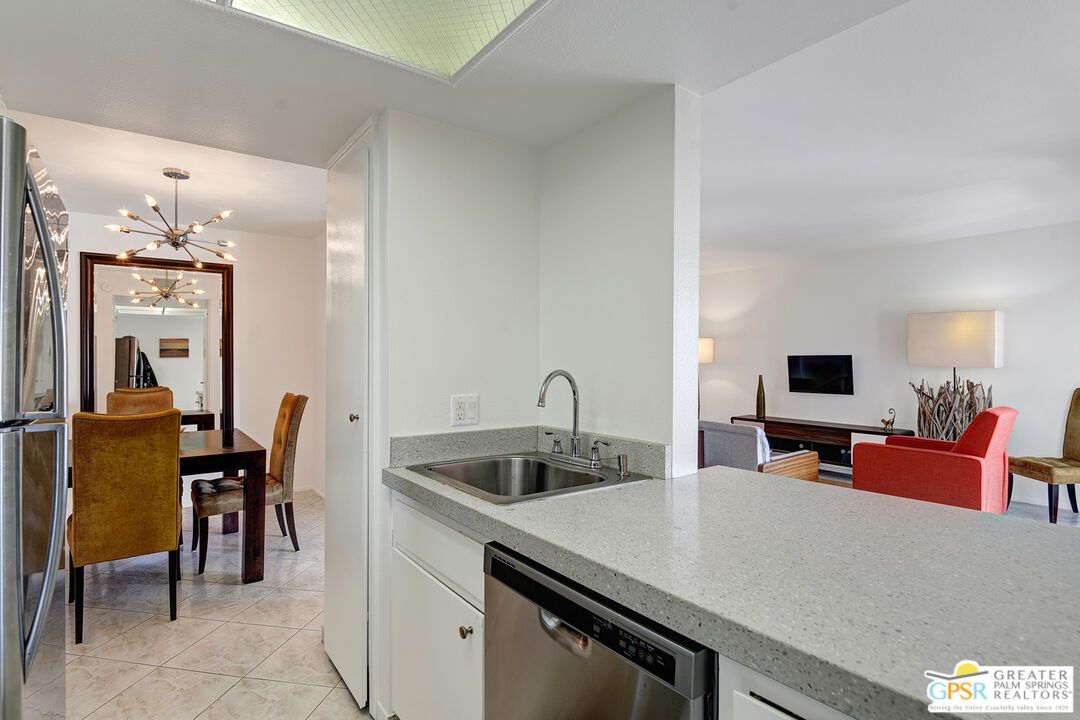 Dining room, Interior, Kitchen, Pendant Lights, Stainless Steel Appliances