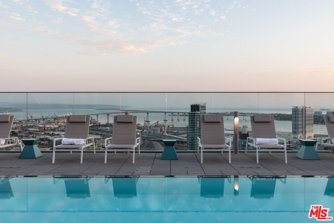 Exterior, Pool, Water