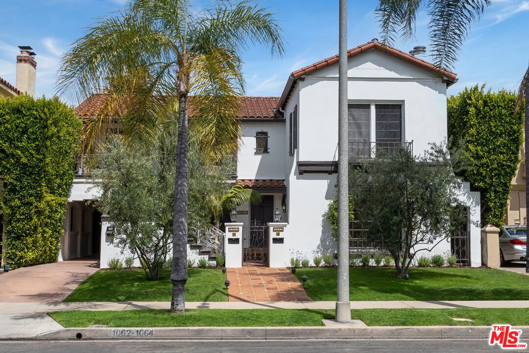 Exterior, Facade, Spanish Mediterranean