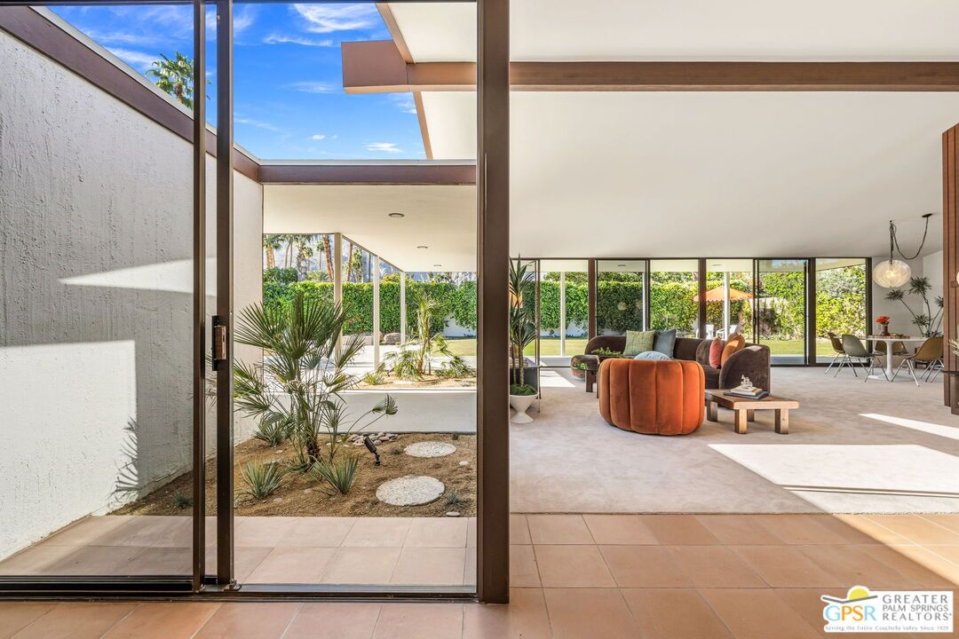 Interior, Living room, Pendant Lights