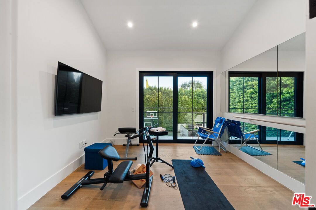 Fitness Equipment, Interior, Recessed Lighting, Wood Texture Flooring