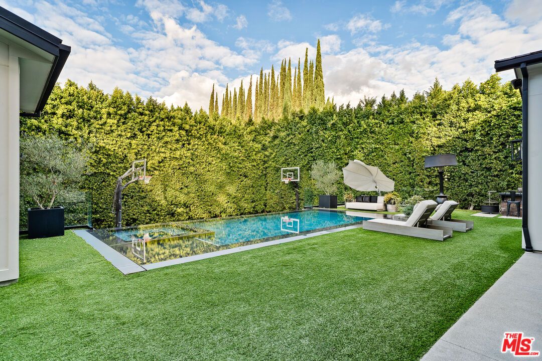 Backyard, Exterior, Pool