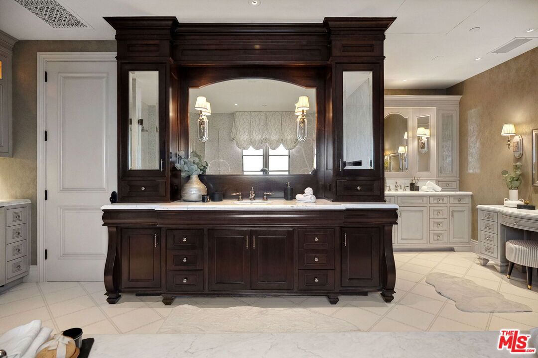 Bathroom, Dual Sink Vanities, Interior, Marble, Recessed Lighting