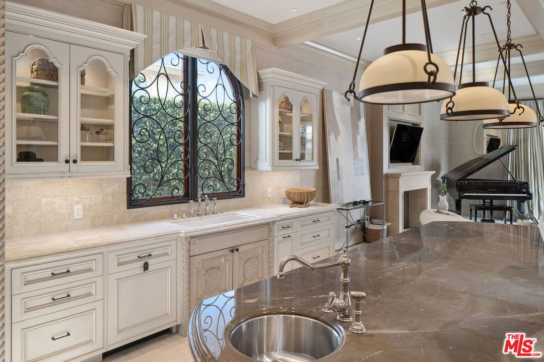 Fireplace, Interior, Kitchen, Pendant Lights, Piano, Recessed Lighting