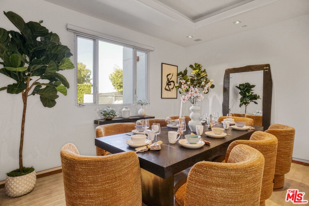 Dining room, Interior, Recessed Lighting, Wood Texture Flooring