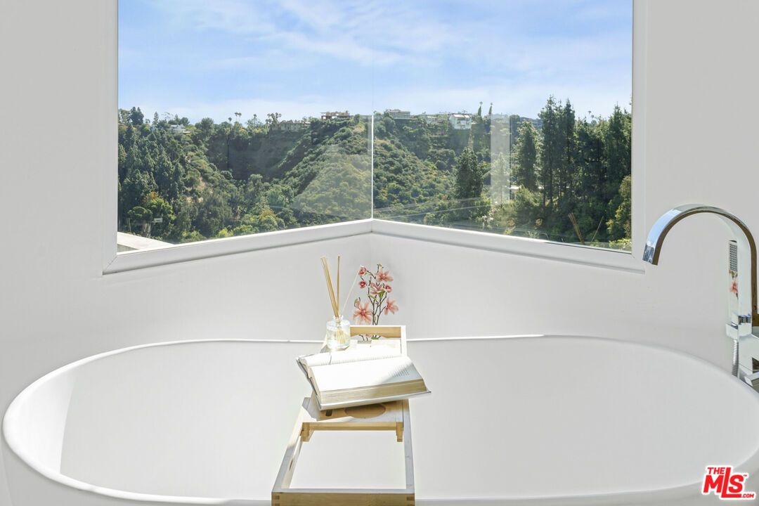 Bathroom, Free Standing Baths, Interior