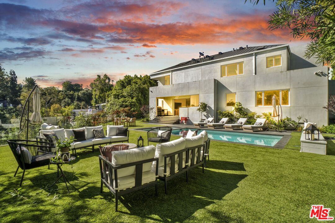 Backyard, Exterior, Pool