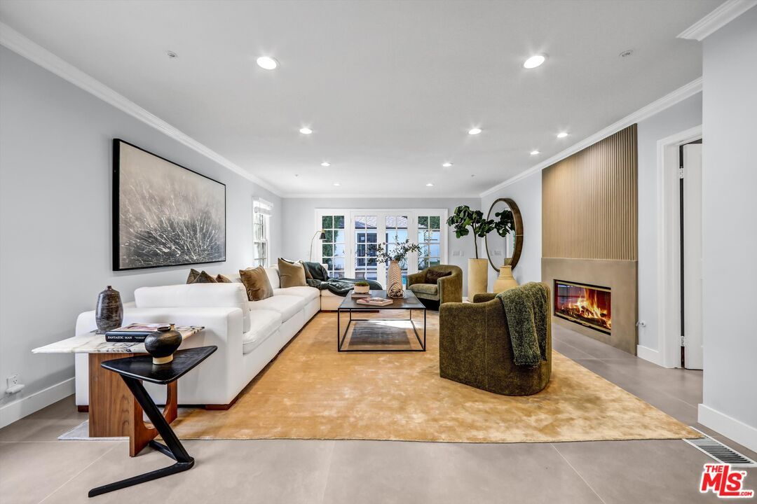 Fireplace, Interior, Living room, Recessed Lighting