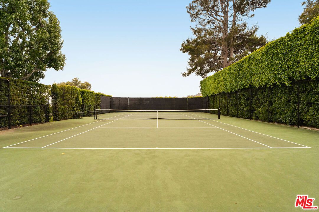 Exterior, Tennis Courts