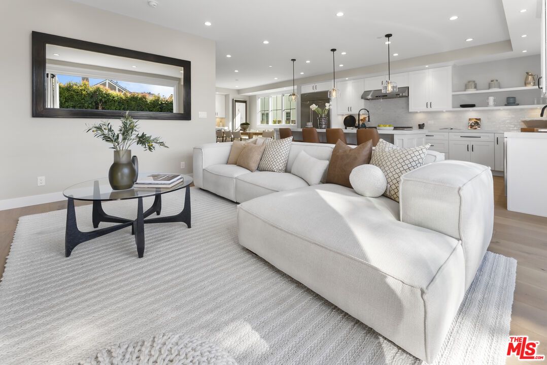 Dining room, Interior, Kitchen, Living room, Pendant Lights, Recessed Lighting, Wood Texture Flooring