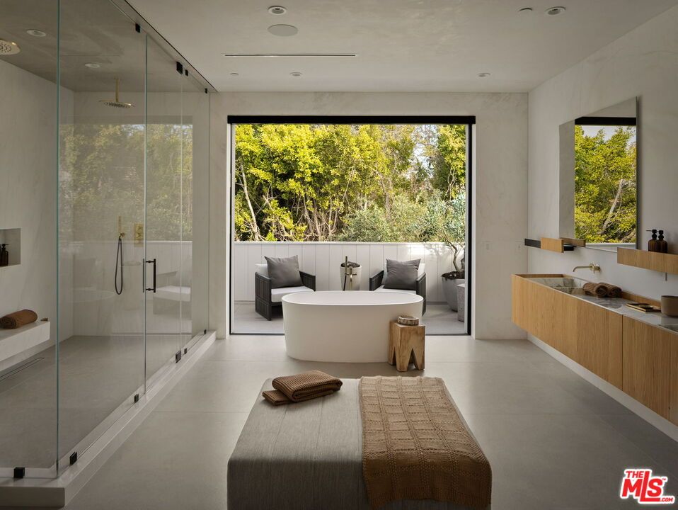 Bathroom, Free Standing Baths, Glass Shower, Interior, Recessed Lighting