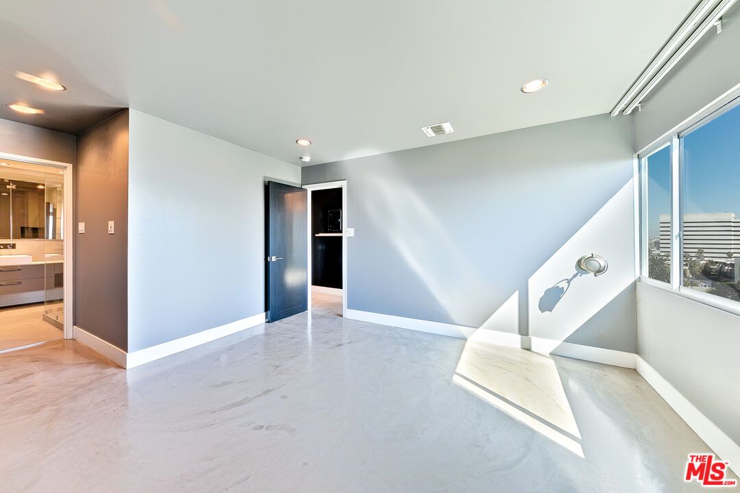 Empty room, Interior, Marble, Recessed Lighting