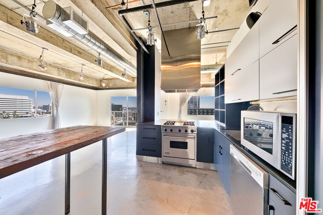 Interior, Kitchen, Stainless Steel Appliances