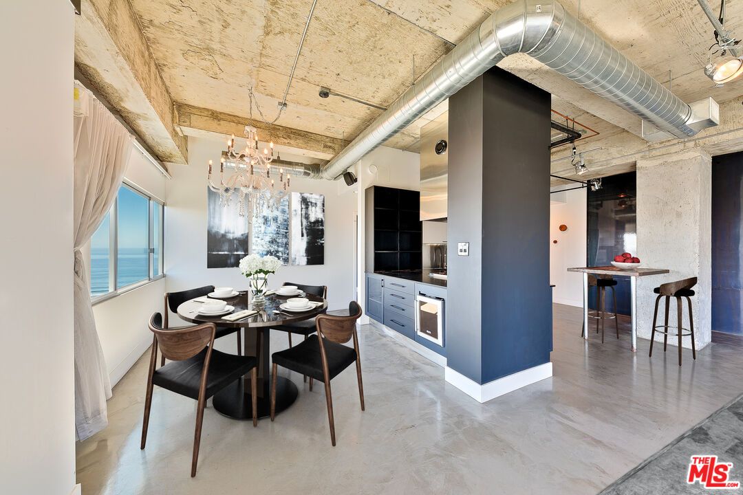 Chandelier, Dining room, Interior, Pendant Lights