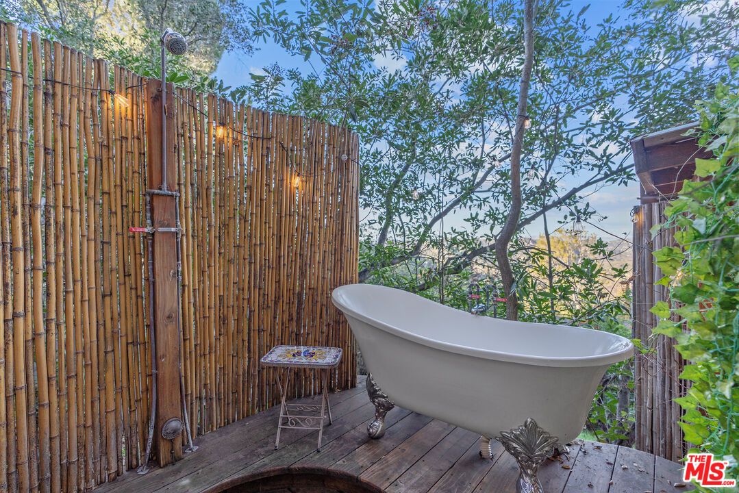Bathroom, Exterior, Free Standing Baths
