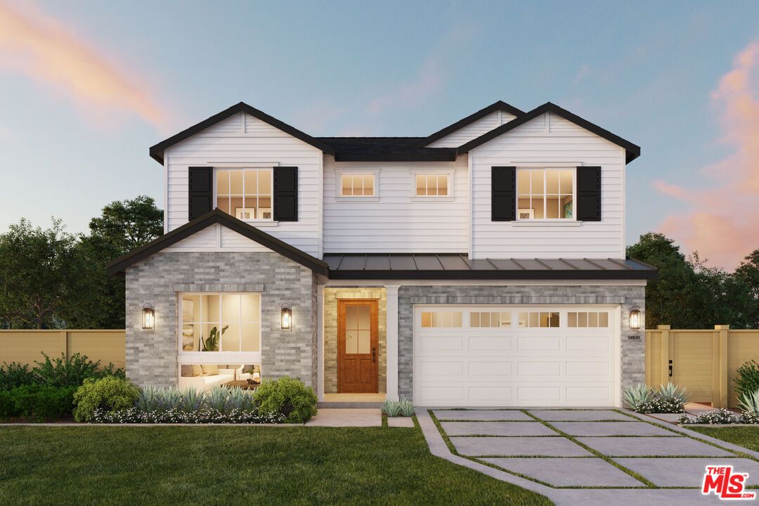 Attached, Exterior, Facade, Farmhouse