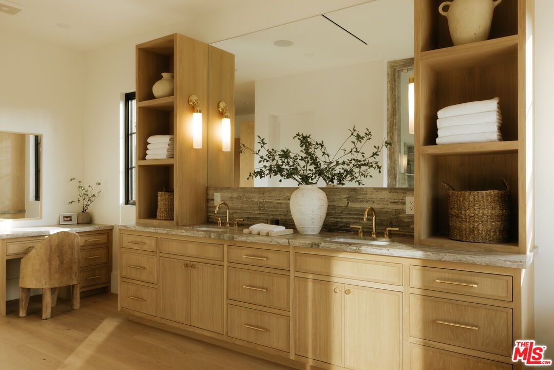 Bathroom, Dual Sink Vanities, Interior, Wood Texture Flooring