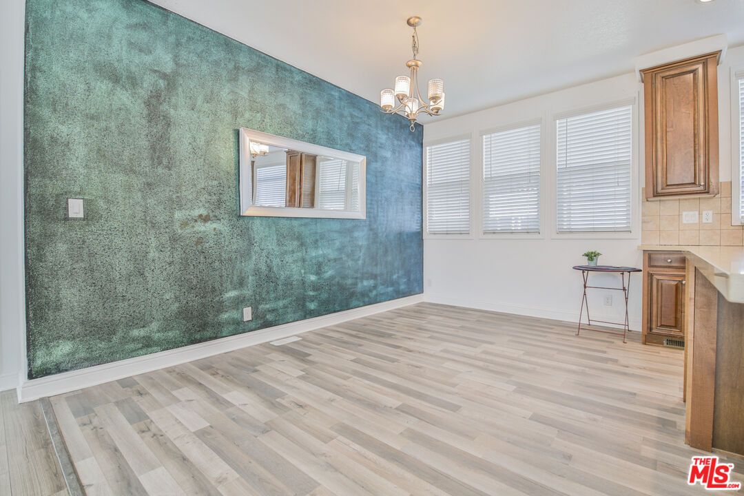Chandelier, Empty room, Interior, Pendant Lights, Wood Texture Flooring
