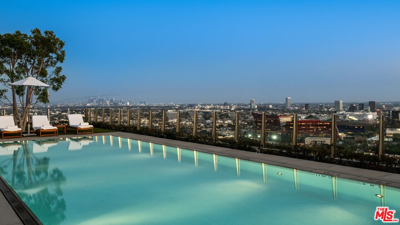 Exterior, Pool, Other