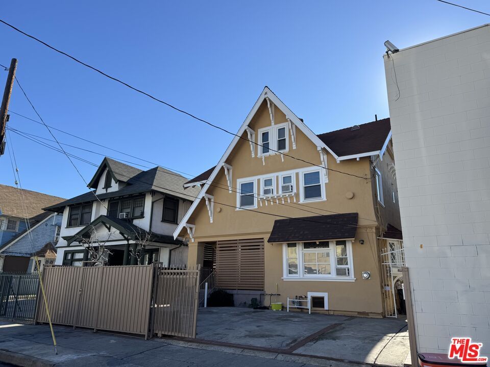 Exterior, Facade, American Craftsman