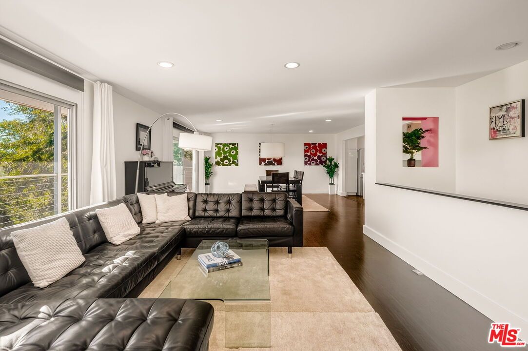 Dining room, Interior, Living room, Recessed Lighting, Wood Texture Flooring